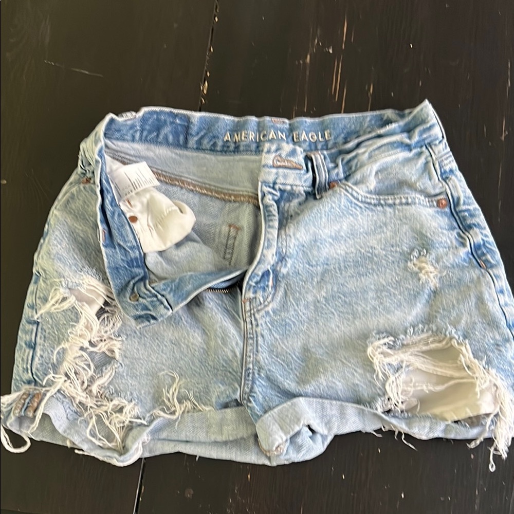American Eagle Outfitters Light Blue Ripped Jean curvy mom shorts size 2